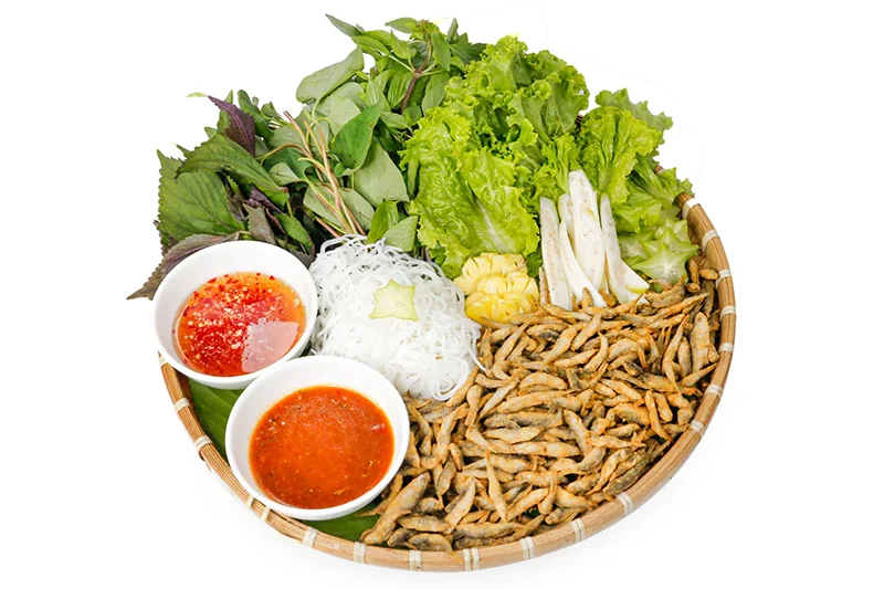 Cá Linh Chiên Giòn Cuốn Bánh Tráng Mắm Me
